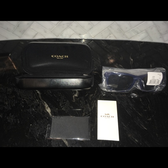 COACH Blue Ray Ban Style Sunglasses - Picture 3 of 7